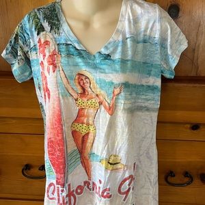 California Girl V Neck Colorful Printed Tee.. Sz L